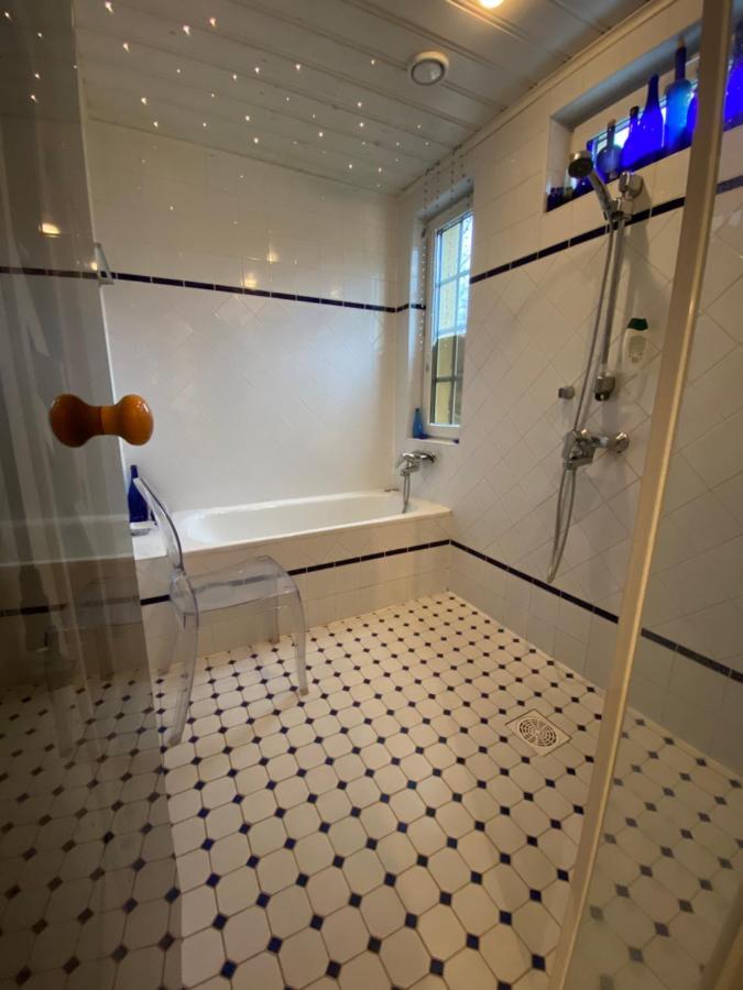 אספו Room In Villa Emilia מראה חיצוני תמונה